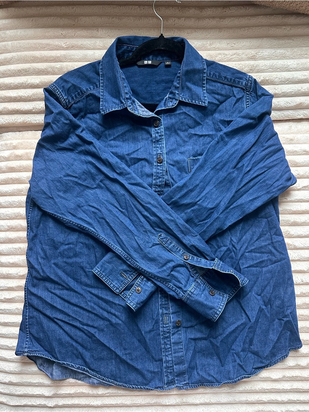 Uniqlo Soft Denim Shirt - Picture 2 of 3